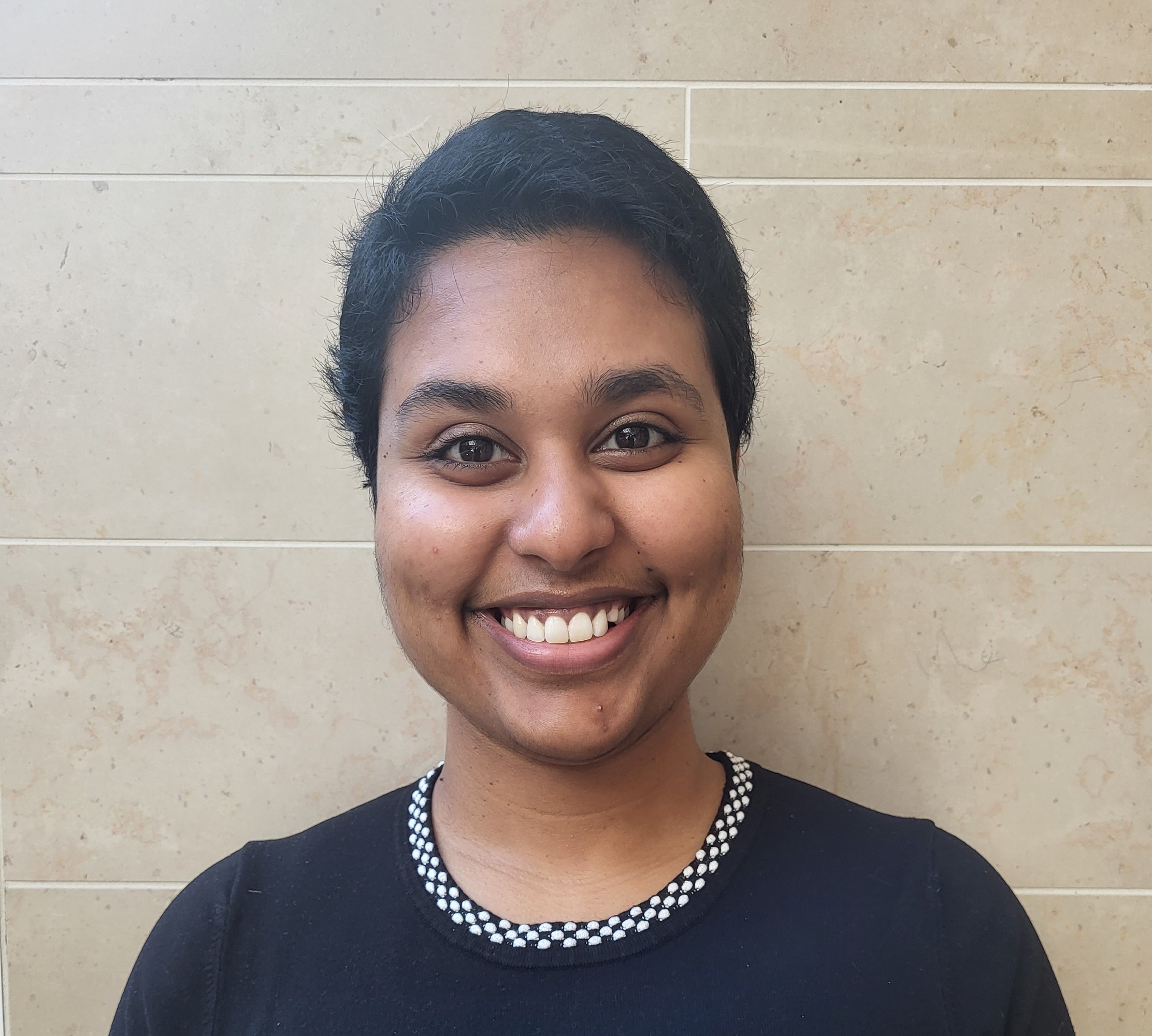 Aneeshka Headshot (1)